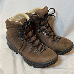 AKU Women's Tribute II GTX Waterproof Leather Hiking Boots UK 6.5 US 8